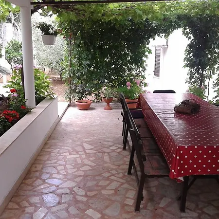 Zvonimir Apartment Slatine